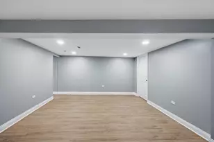 8948 S Vincennes Ave, Chicago, IL 60620 - Photo 13