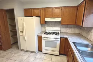 18320 Robin Ln, Homewood, IL 60430 - Photo 13