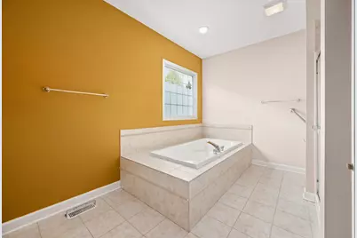 223 Quinlan Avenue, Dekalb, IL 60115 - Photo 23