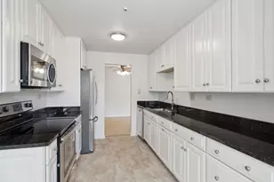 5851 Doe Cir, Westmont, IL 60559 - Photo 3