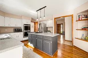 2012 Somerset Ln, Wheaton, IL 60189 - Photo 13