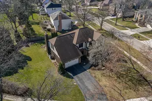 2012 Somerset Ln, Wheaton, IL 60189 - Photo 33