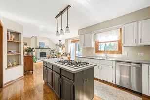 2012 Somerset Ln, Wheaton, IL 60189 - Photo 11