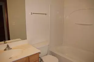 694 Lincoln Station Dr, Oswego, IL 60543 - Photo 13