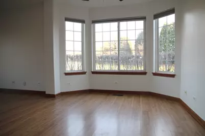 694 Lincoln Station Drive #694, Oswego, IL 60543 - Photo 5