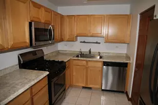 694 Lincoln Station Dr, Oswego, IL 60543 - Photo 7