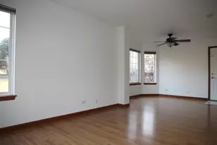 694 Lincoln Station Dr, Oswego, IL 60543 - Photo 3