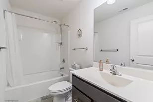 724 Wellington Ln, Cary, IL 60013 - Photo 15