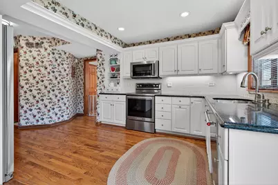 1013 Iroquois Avenue, Naperville, IL 60563 - Photo 9