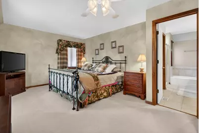 1013 Iroquois Avenue, Naperville, IL 60563 - Photo 19