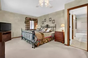 1013 Iroquois Ave, Naperville, IL 60563 - Photo 19