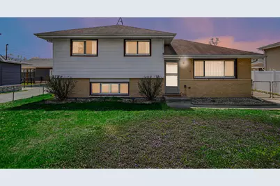 7305 W 75th Street, Bridgeview, IL 60455 - Photo 3