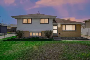 7305 W 75th St, Bridgeview, IL 60455 - Photo 3