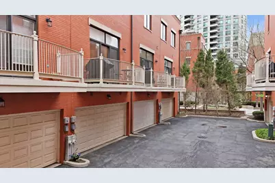 449 N Clinton Street, Chicago, IL 60654 - Photo 17