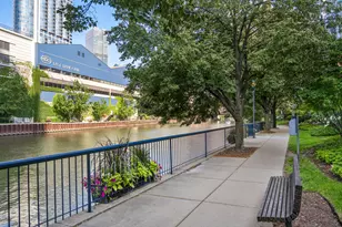 449 N Clinton St, Chicago, IL 60654 - Photo 25