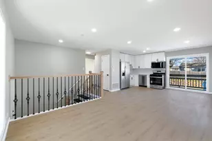 222 Pell Ave, Romeoville, IL 60446 - Photo 5