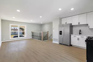 222 Pell Ave, Romeoville, IL 60446 - Photo 9