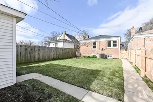 10455 S Whipple St, Chicago, IL 60655 - Photo 33