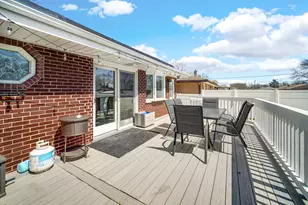 661 W St Aubin Dr, Addison, IL 60101 - Photo 5