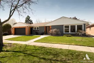 900 Tomawadee Dr, Park Ridge, IL 60068 - Photo 1