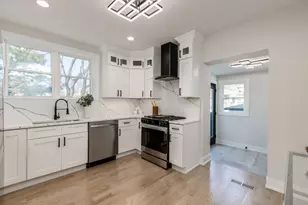 2629 N 77th Ct, Elmwood Park, IL 60707 - Photo 9