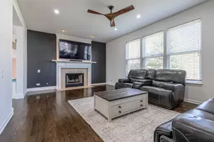 2212 Baxter Ct, Elgin, IL 60123 - Photo 9