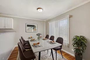 2058 Leeward Ln, Hanover Park, IL 60133 - Photo 7