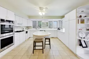 263 N Baynard Rd, Addison, IL 60101 - Photo 7