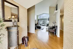263 N Baynard Rd, Addison, IL 60101 - Photo 3