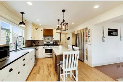 5083 Chambers Drive, Hoffman Estates, IL 60010 - Photo 7