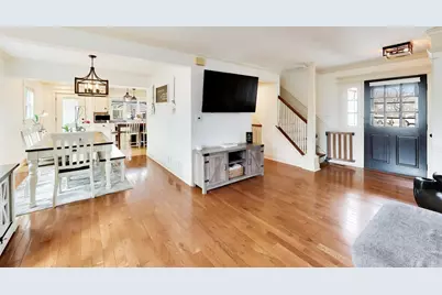 5083 Chambers Drive, Hoffman Estates, IL 60010 - Photo 3