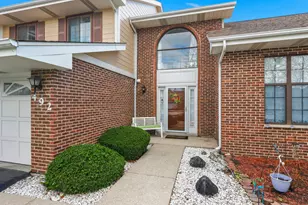 492 Victoria Ln, Wood Dale, IL 60191 - Photo 1