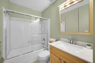 115 Abbeywood Cir, Streamwood, IL 60107 - Photo 9