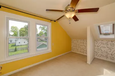 318 S 11th Avenue, Saint Charles, IL 60174 - Photo 13