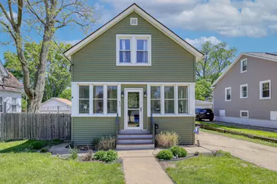 318 S 11th Avenue, Saint Charles, IL 60174 - Photo 1