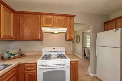 318 S 11th Avenue, Saint Charles, IL 60174 - Photo 9