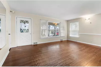 4715 W Crystal Lake Road, McHenry, IL 60050 - Photo 7