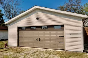 521 S Cherry St, Centralia, IL 62801 - Photo 3