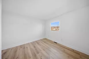 152 Holiday Dr, Somonauk, IL 60552 - Photo 17