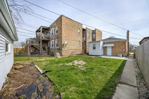 9740 S Prairie Ave, Chicago, IL 60628 - Photo 19