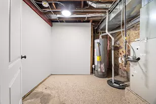 9740 S Prairie Ave, Chicago, IL 60628 - Photo 17