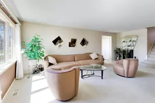 634 W Millers Rd, Des Plaines, IL 60016 - Photo 5