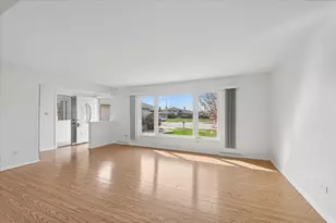 7546 Halesia Ct, Orland Park, IL 60462 - Photo 3