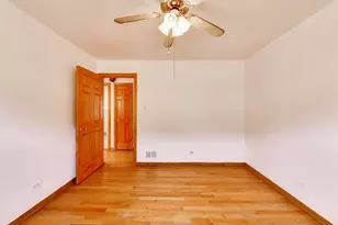 5854 S Mason Ave, Chicago, IL 60638 - Photo 9