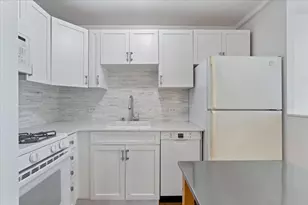 1 E Scott St, Chicago, IL 60610 - Photo 7