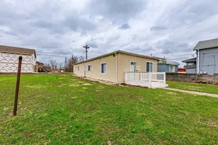 832 E 153 St, Phoenix, IL 60426 - Photo 25