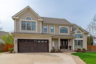 900 Christa Ct, Elk Grove Village, IL 60007 - Photo 1