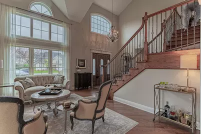 900 Christa Court, Elk Grove Village, IL 60007 - Photo 3