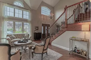 900 Christa Ct, Elk Grove Village, IL 60007 - Photo 3