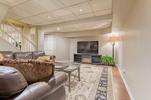 900 Christa Ct, Elk Grove Village, IL 60007 - Photo 27